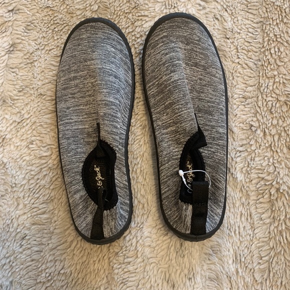 Cat & Jack watershoes size 1‎ - Picture 1 of 3